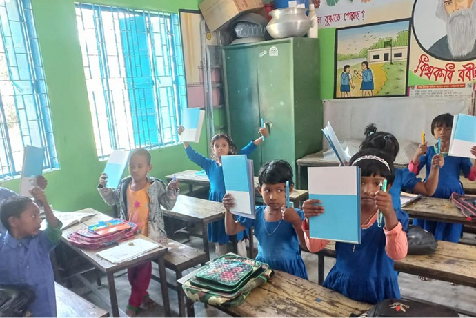 現地の子どもたち