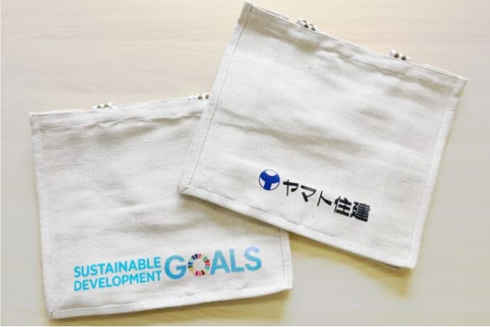 バングラデシュの工場で製造されたエコバッグ