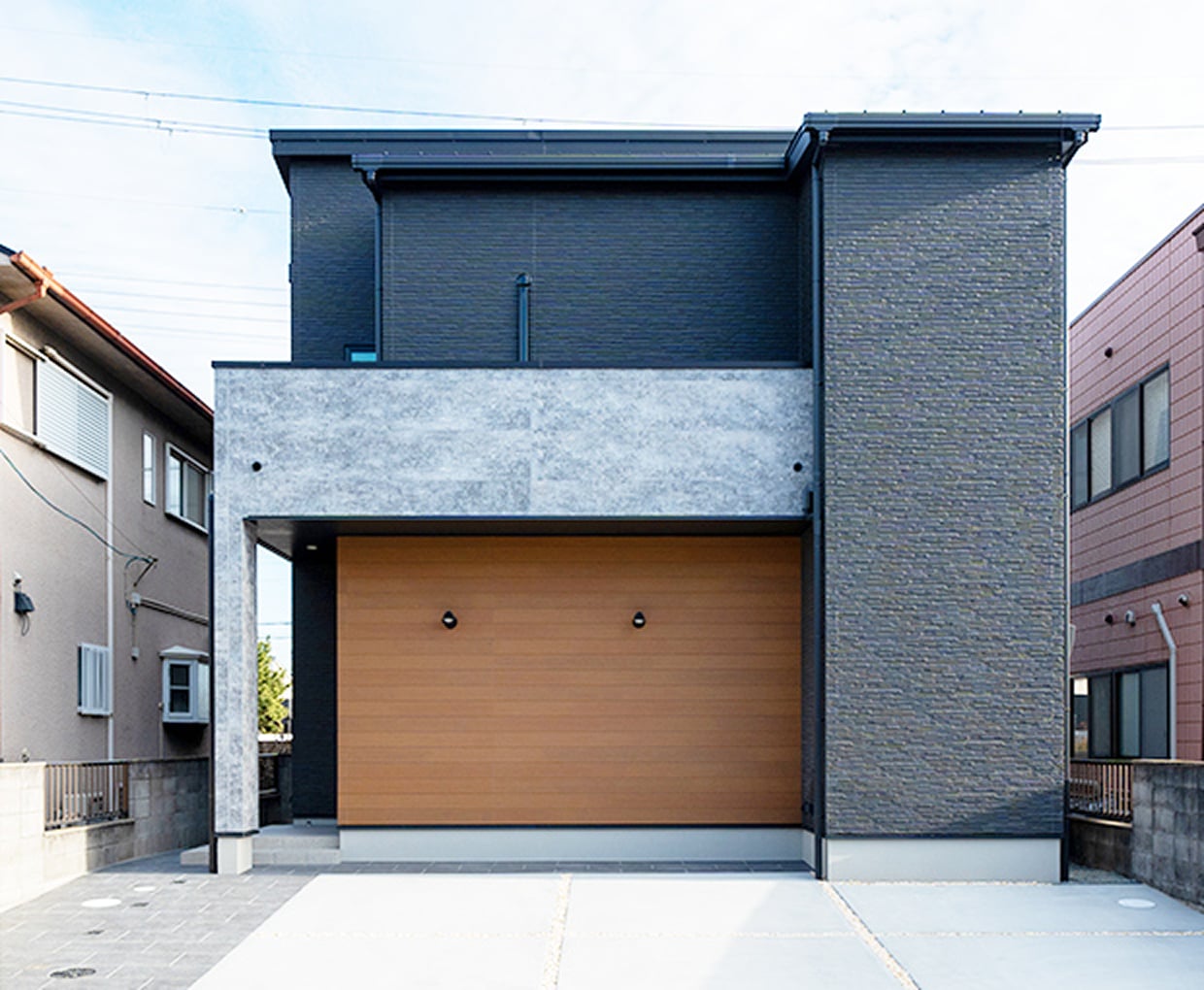 モダン：外観写真1