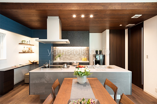 ［兵庫県尼崎市:モデルハウス]尼崎住宅展示場／ダブル断熱／全館空調／ダイニング／アイランドキッチン／ママカフェ／カウンター／間接照明