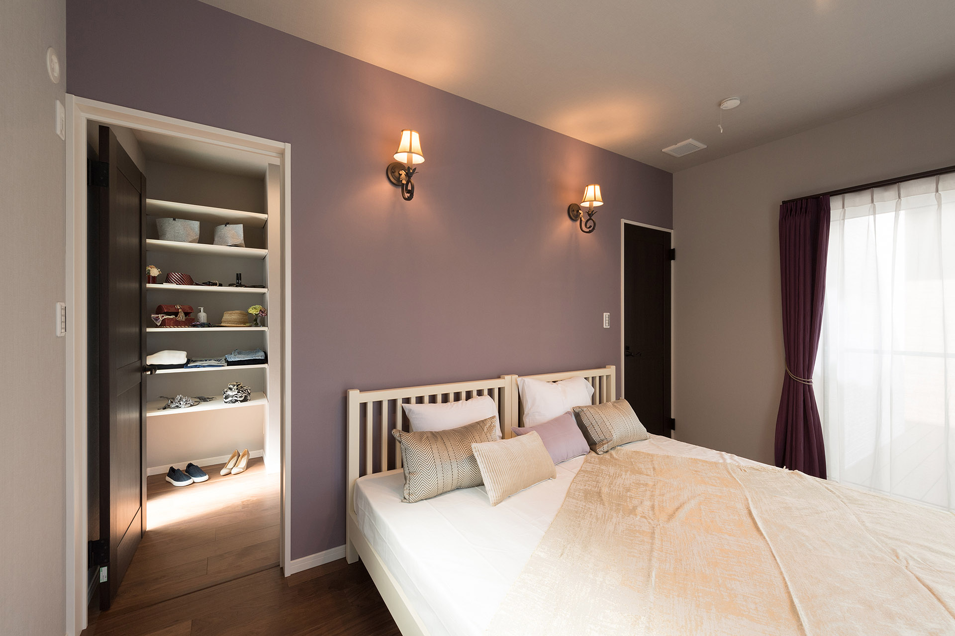 ［和歌山県和歌山市:モデルハウス]和歌山住宅展示場／ダブル断熱／ZEH／全館空調／主寝室／ファミリークローゼット