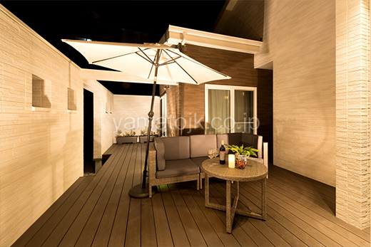 ［和歌山県和歌山市:モデルハウス]和歌山住宅展示場／ダブル断熱／ZEH／全館空調／中庭（夜景）