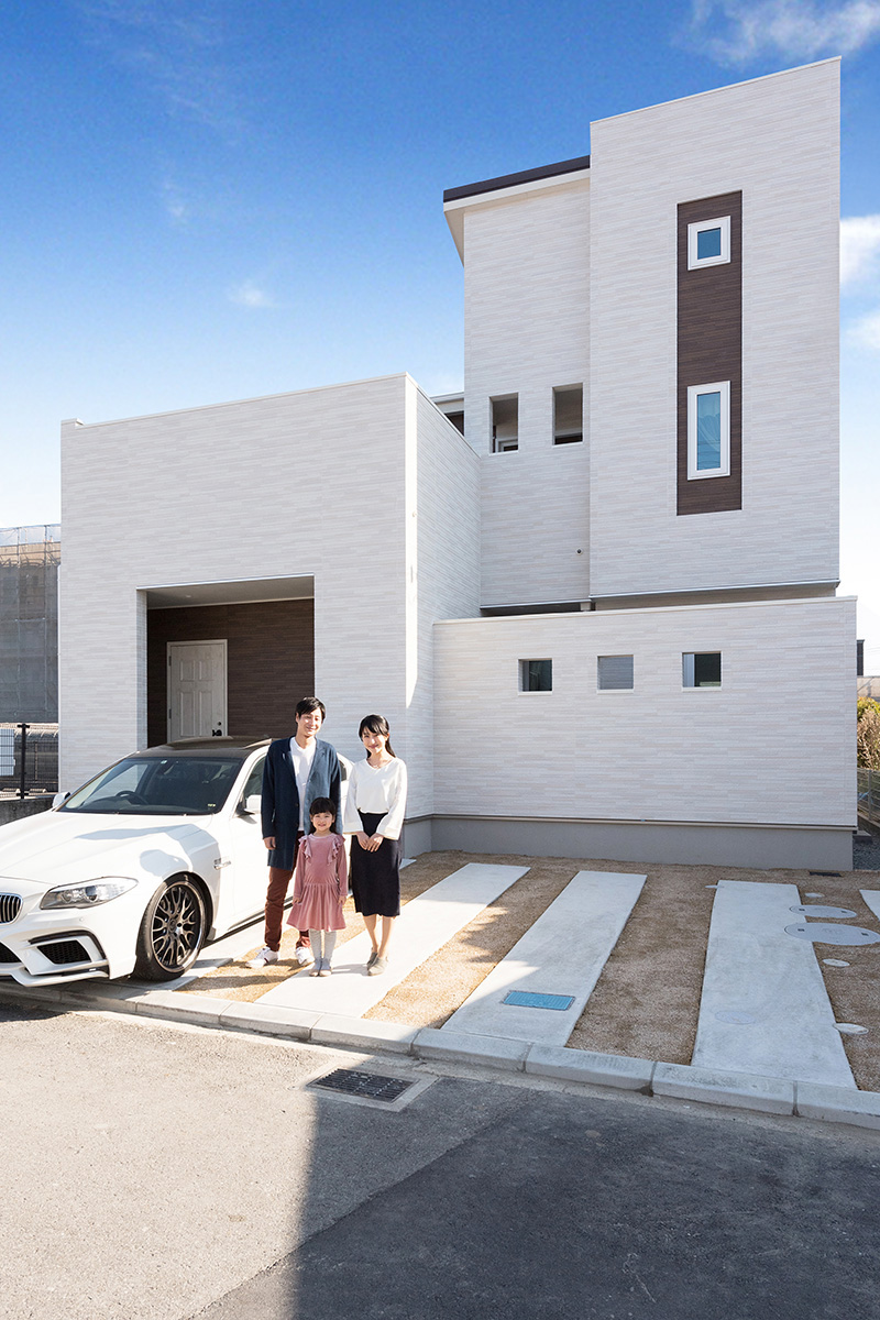 ［和歌山県和歌山市:モデルハウス]和歌山住宅展示場／ダブル断熱／ZEH／全館空調／外観／家族