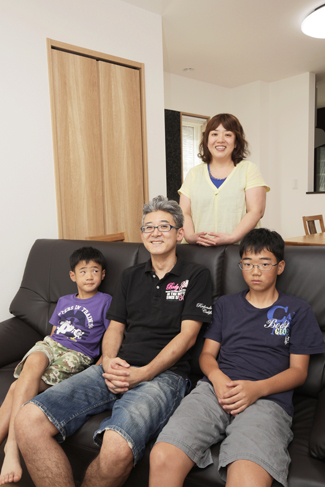 大阪府泉佐野市：太陽光発電システム／ご家族