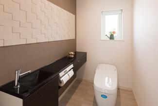 滋賀県彦根市:全館空調 ZEH/トイレ