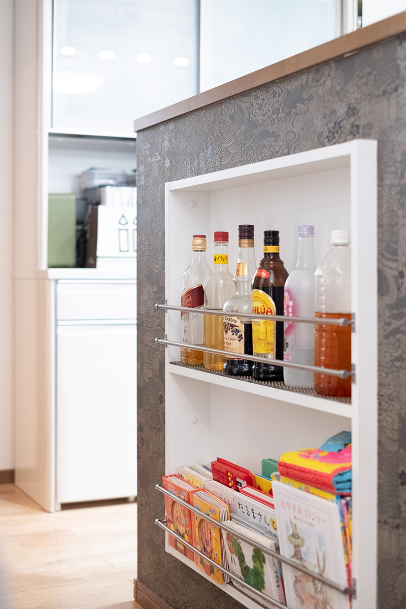 ［神奈川県相模原市］高気密・高断熱の省エネ住宅ヤマト住建の建築実例二世帯住宅のキッチン収納