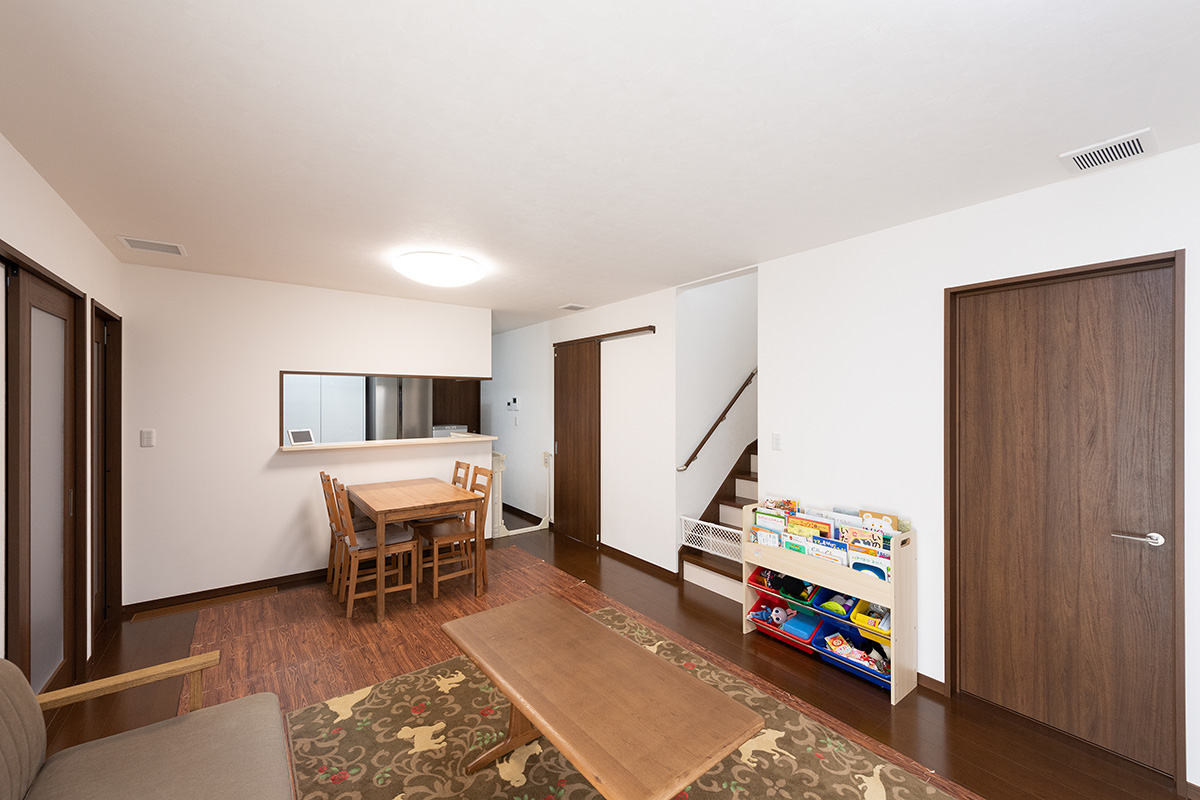 ［兵庫県三田市］高気密・高断熱のZEH（ゼロエネルギーハウス）ヤマト住建の建築実例二世帯住宅のコミュニケーションが取れやすいLDK