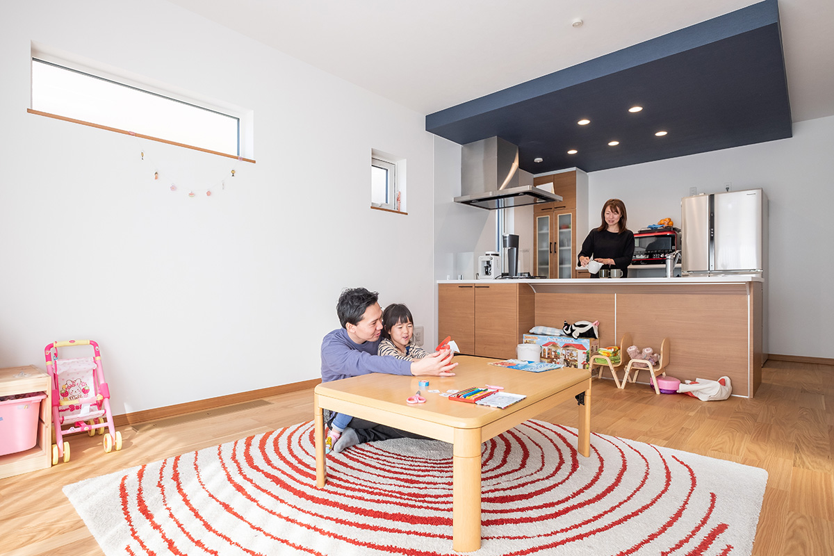 ［埼玉県川口市］高気密・高断熱のZEH（ゼロエネルギーハウス）ヤマト住建の建築実例お客様のお家の広々としたLDK